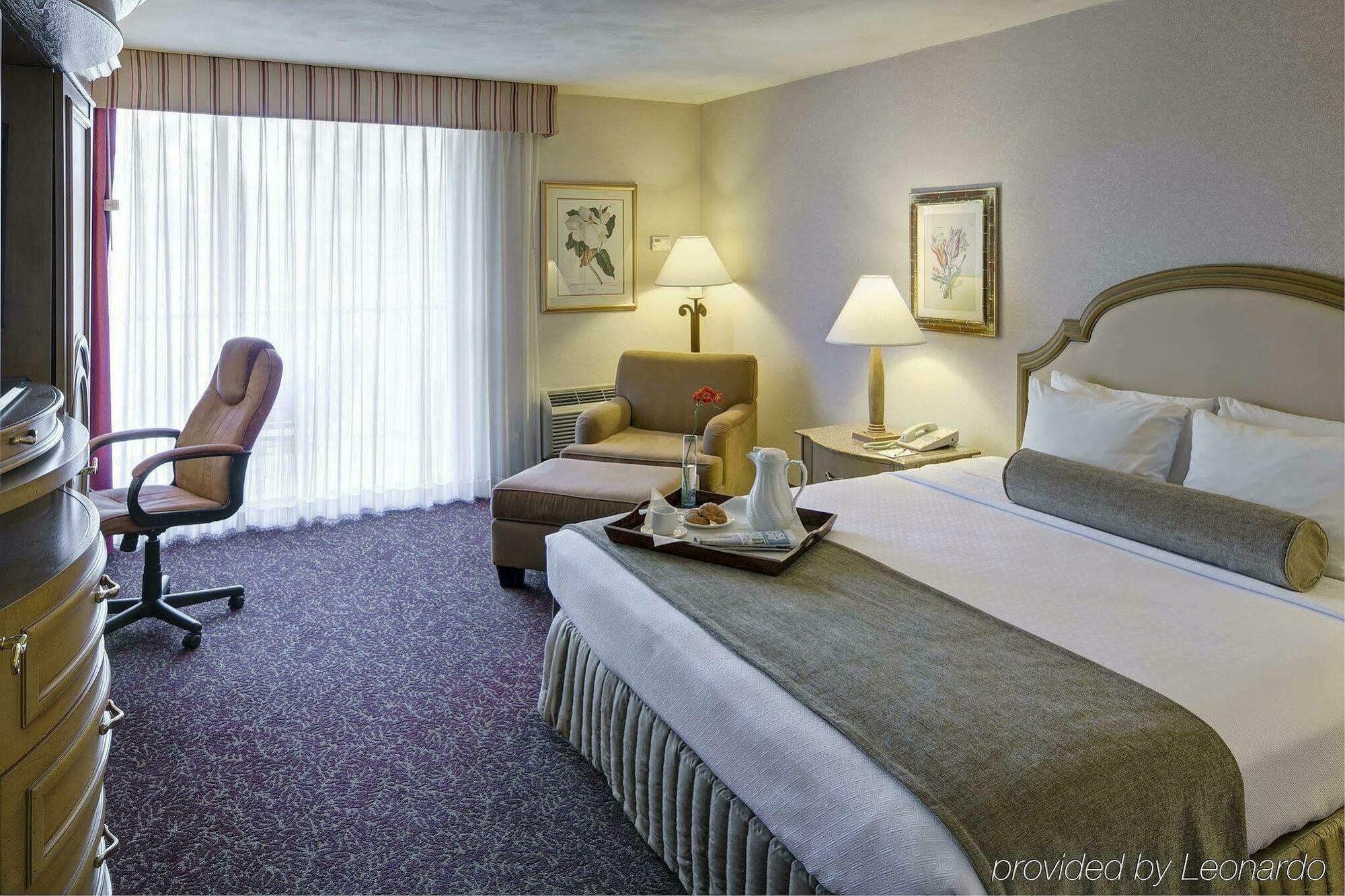 Crowne Plaza Mission Valley By Ihg Resort 4*